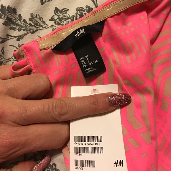 H&M DRESS - Picture 2 of 3