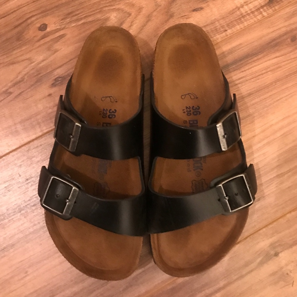 Black birkenstocks
