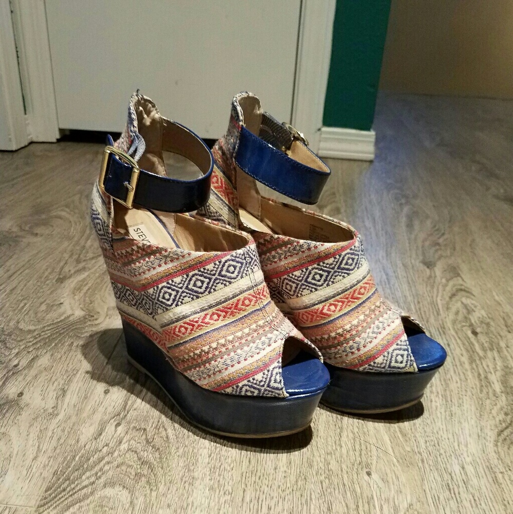Steve Madden wedges 5.5 in heel - Picture 3 of 6