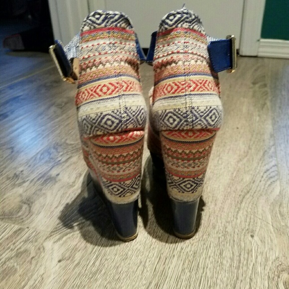 Steve Madden wedges 5.5 in heel - Picture 5 of 6