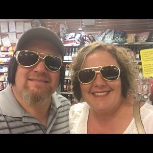 Meet your Posher, April