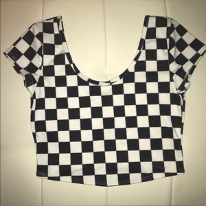 Crop top ( checkered black&white)