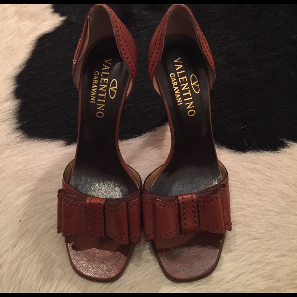 Valentino shoes with bow detail. 35.5/5.5 - New