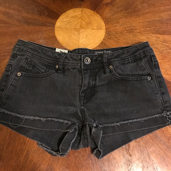 Volcom Pants - Volcom - mini shorts (previously worn) Volcom Pants - Volcom - mini shorts (previously worn)