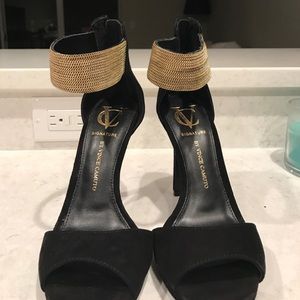 Vince Camuto pumps