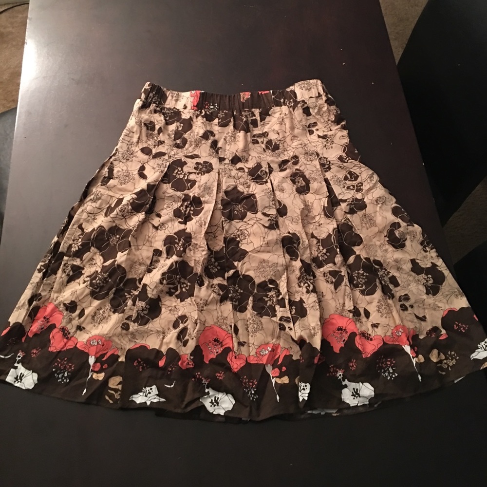 Tahari skirt