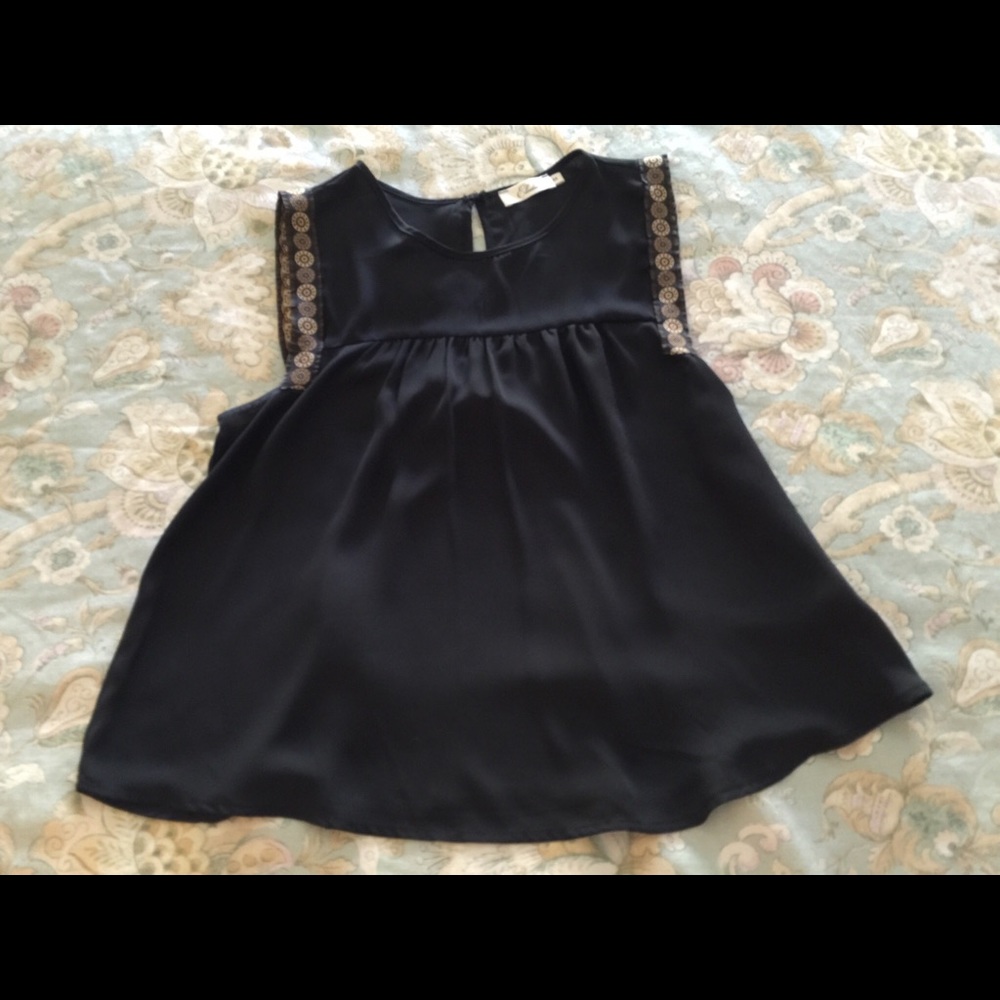 Elodie Black Sleeveless Blouse/Tank - Medium