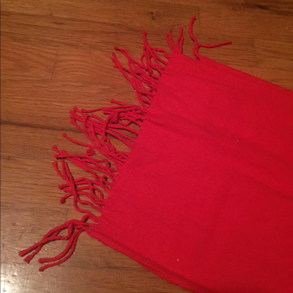 🔴 NWOT Cashmere Scarf