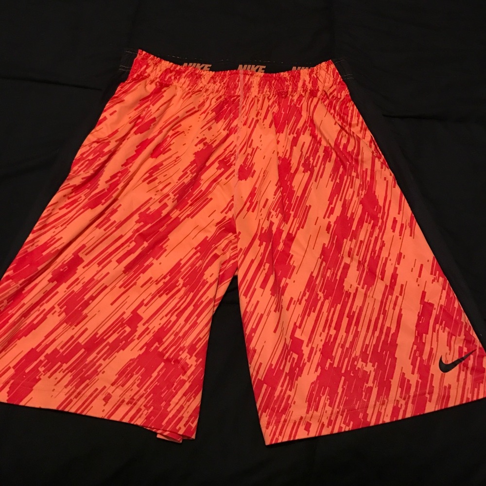 🏆MENS NIKE ORANGE&REDORANGE GRAPHIC SHORTS