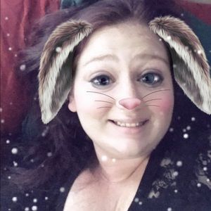 Meet your Posher, Hollie