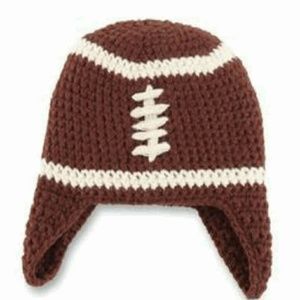 Chunky knitted vintage football helmet beanie