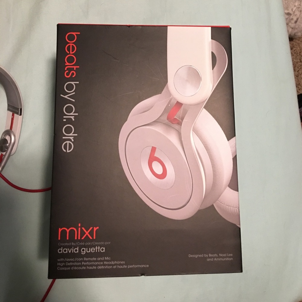 Beats by dr. Dre mixer headphones