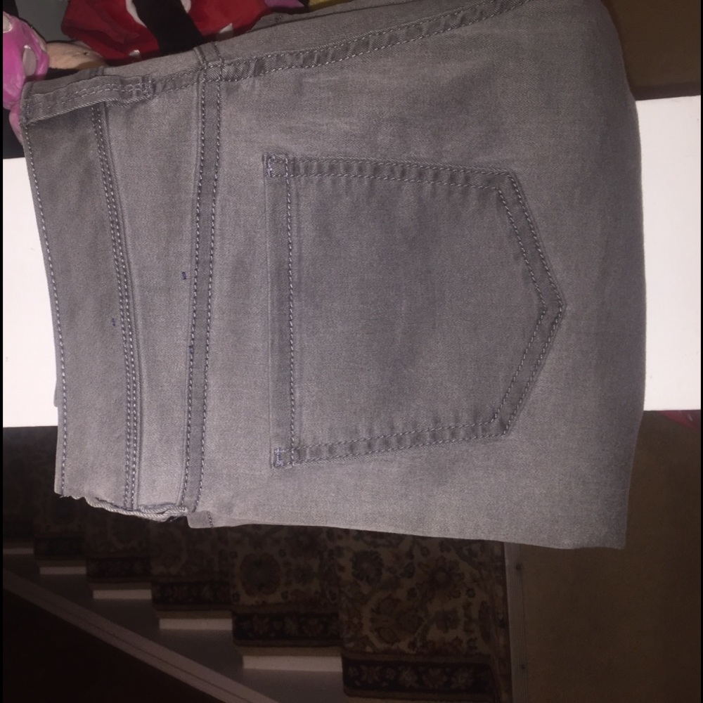 grey skinny jeans
