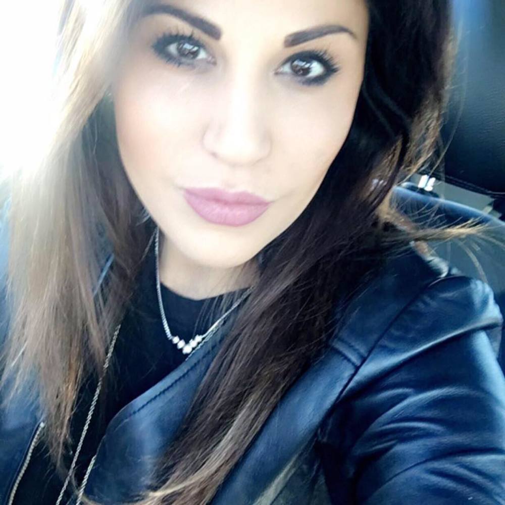 Meet your Posher, Aida