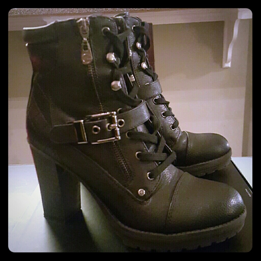 G By Guess Timberland style boots size 8.5