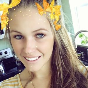 Meet your Posher, Alicia