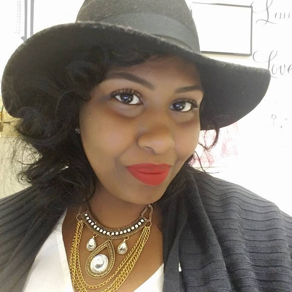 Meet your Posher, Tami - Picture 1 of 1