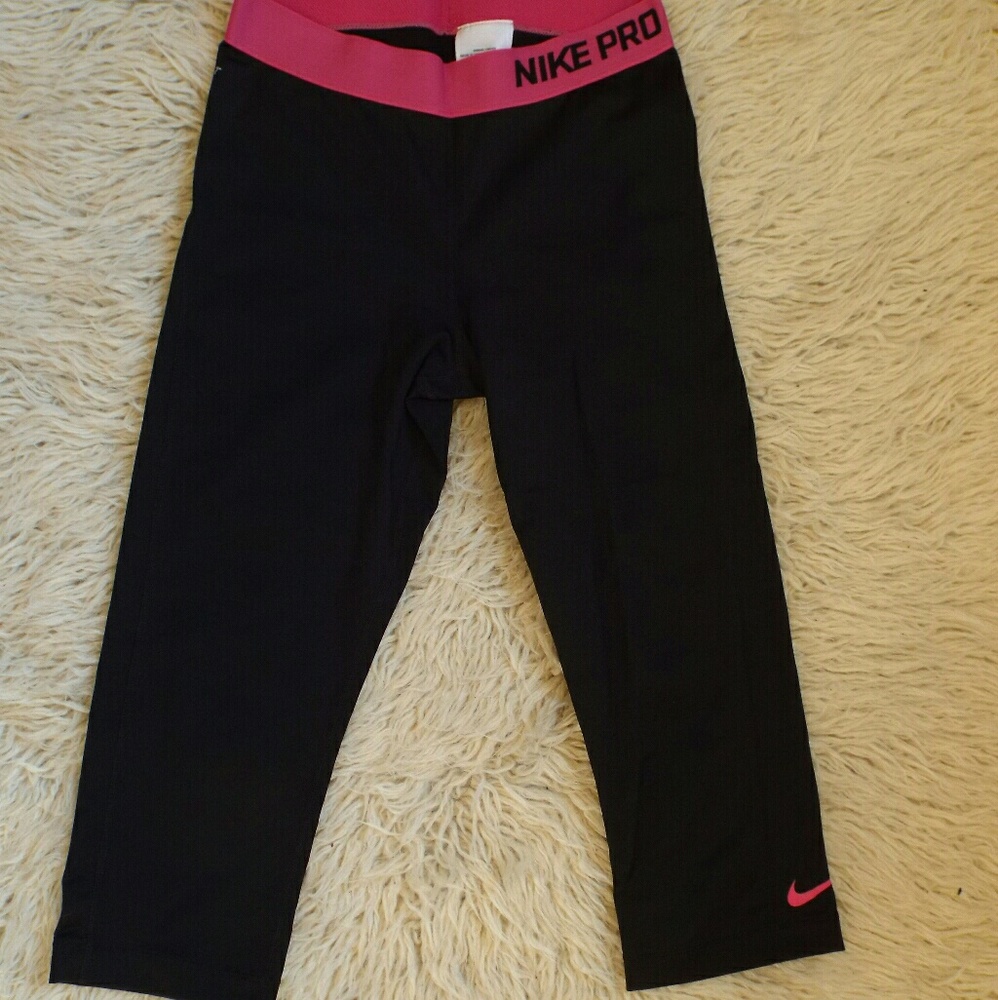 Nike Pro workout capris
