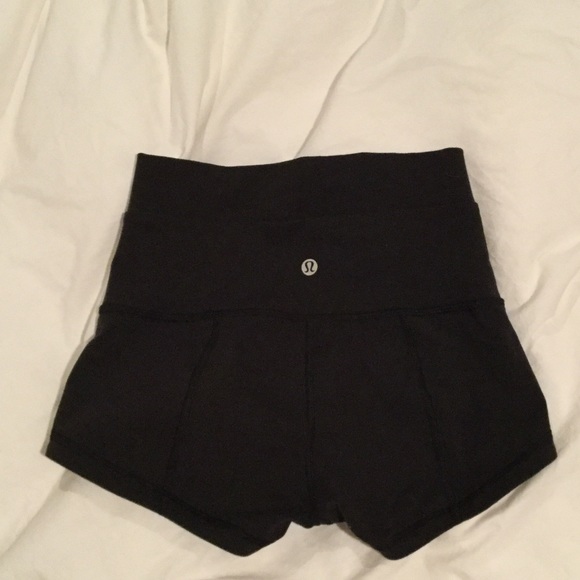 Lulu lemon yoga shorts - Picture 1 of 2