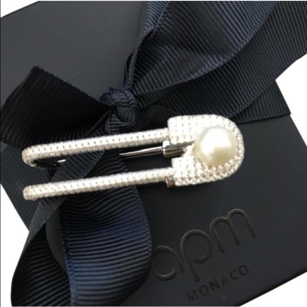 Safety pin ring
