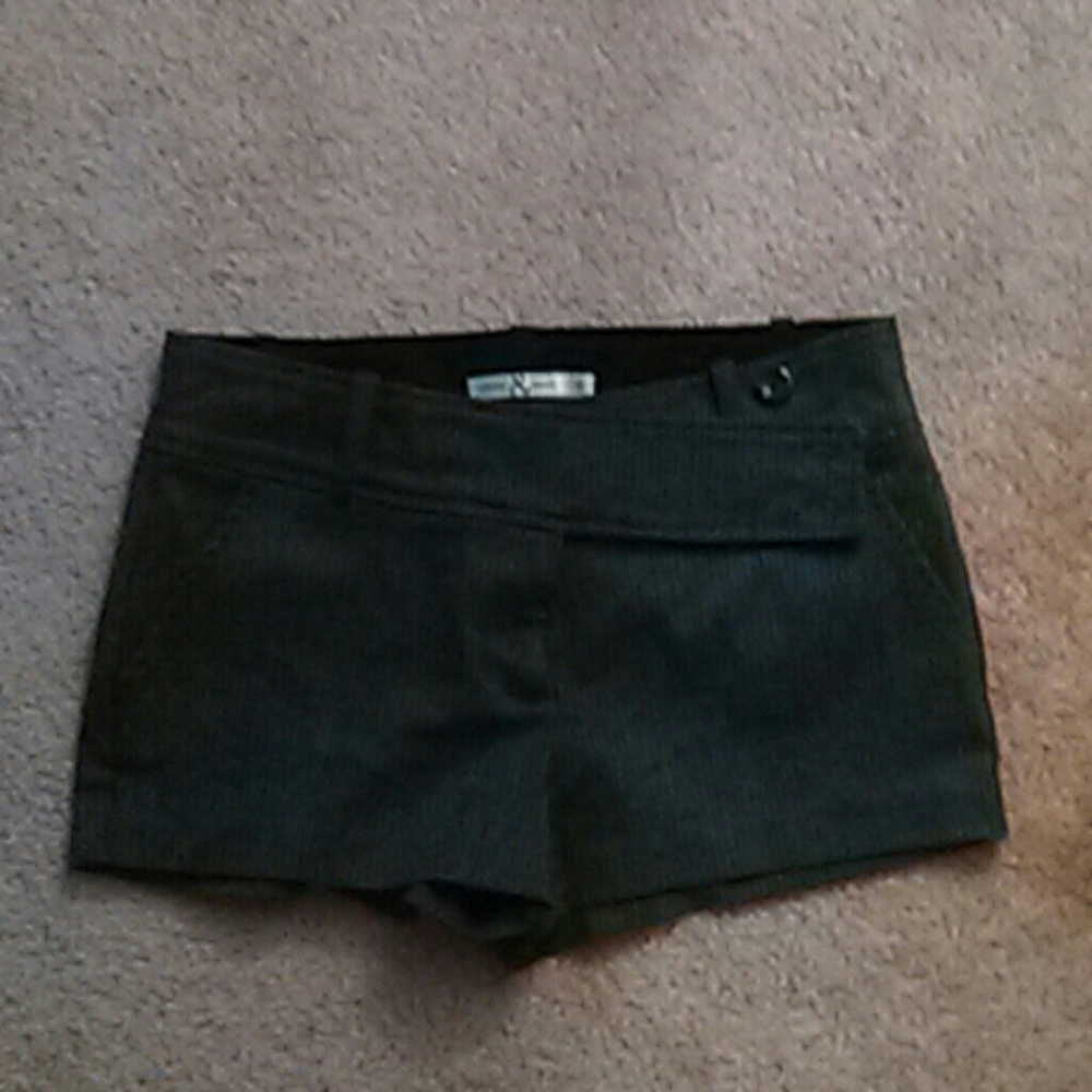 Black and White strape shorts