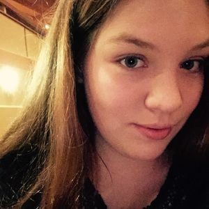 Meet your Posher, Claire