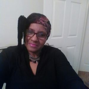 Meet your Posher, Loretta