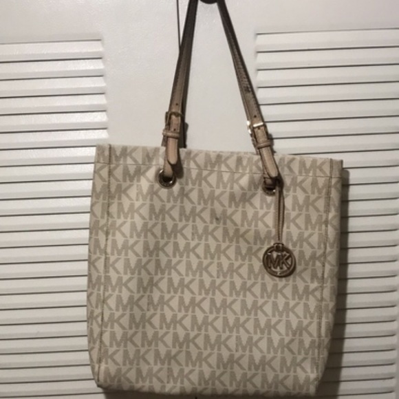 Michael Kors Handbags - White micheal kors bag