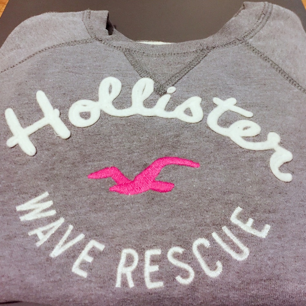 Hollister Sweater in Size X SMALL