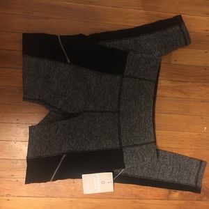 Black and grey zipper pocket leggings