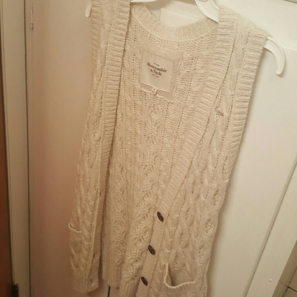 Abercrombie & Fitch sweater