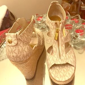 Michael Kors Great Condition! Only worn twice.