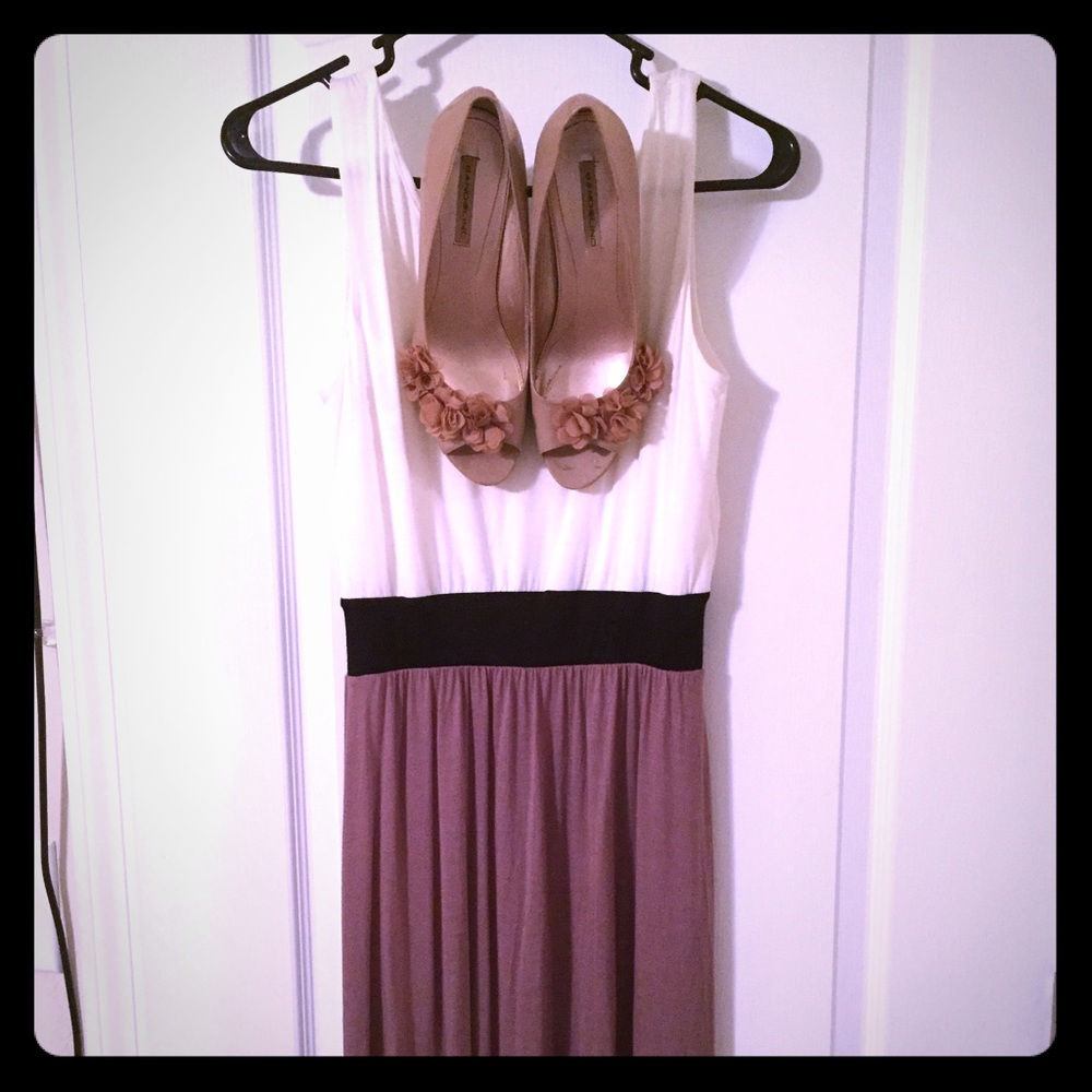 Essential Nude Peep toe heels 👠