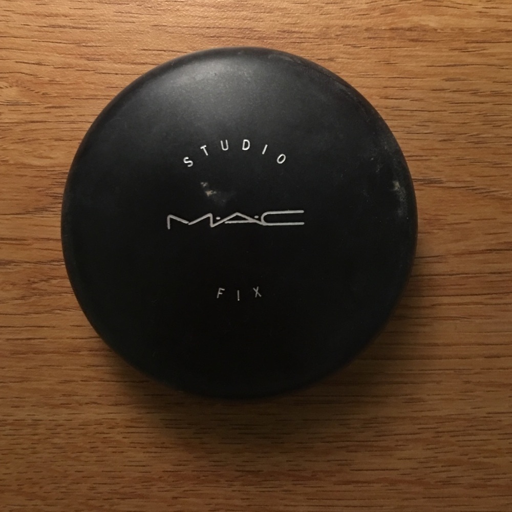 MAC powder foundation
