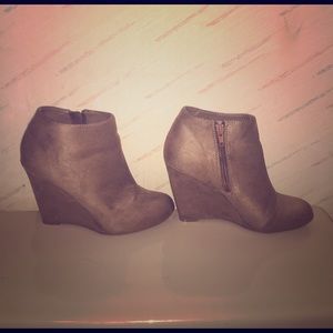 Wedges booties