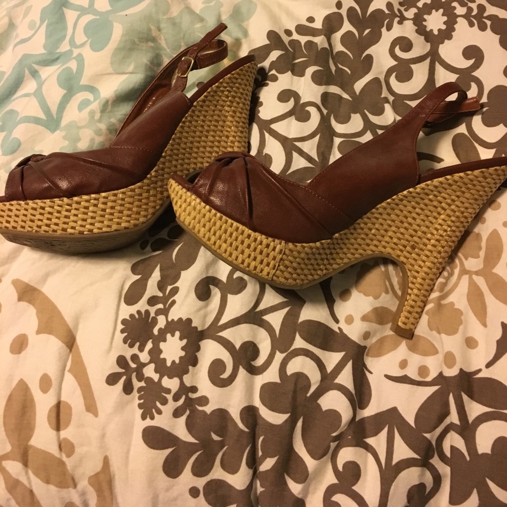 Peep toe heels!