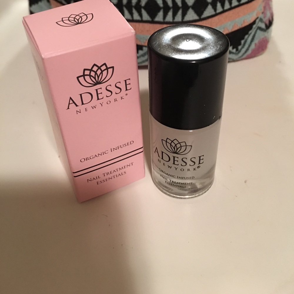 Adesse nail treatment