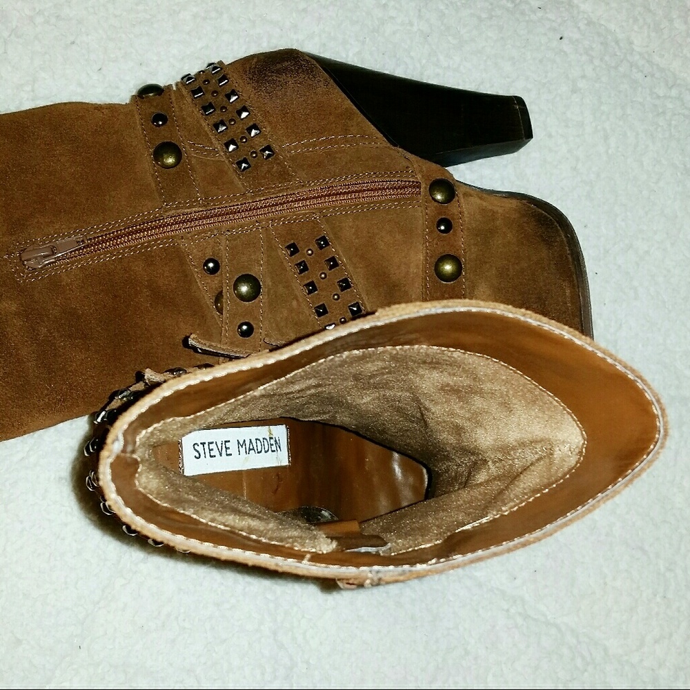 Boots - Picture 2 of 3
