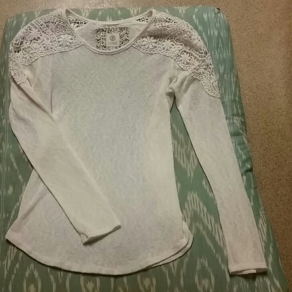 Element tee
