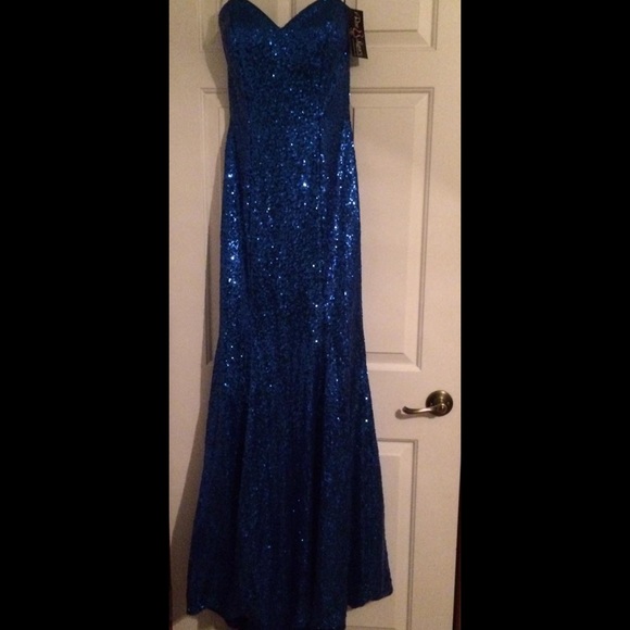 Prom, military ball, formal, Cruise, party dress - Picture 1 of 5