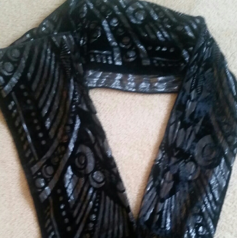 Scarf - Picture 1 of 2
