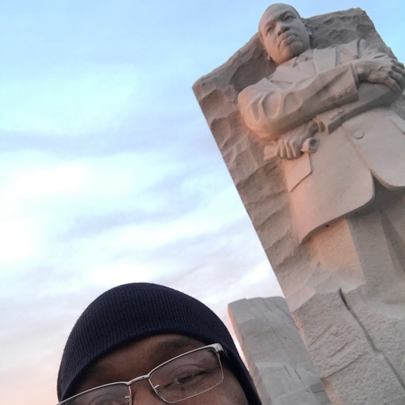 Meet your Posher, Travis - Picture 2 of 2