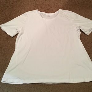 1x Cj banks white t-shirt