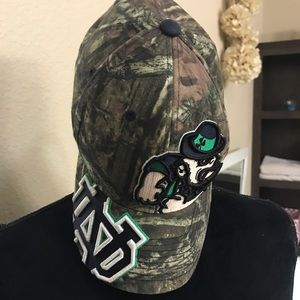 Notre Dame hat 🎩 love it !!! Just have to many 😁