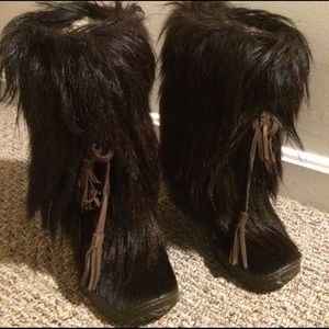 Apres ski boots by Pajar Canada