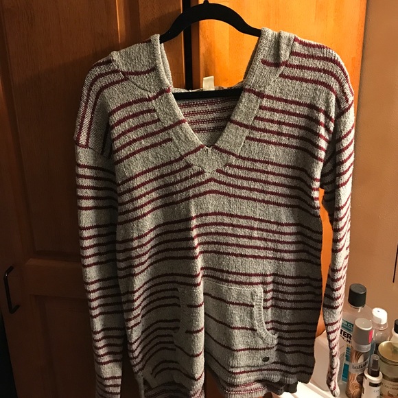 Roxy Sweater - Picture 1 of 3
