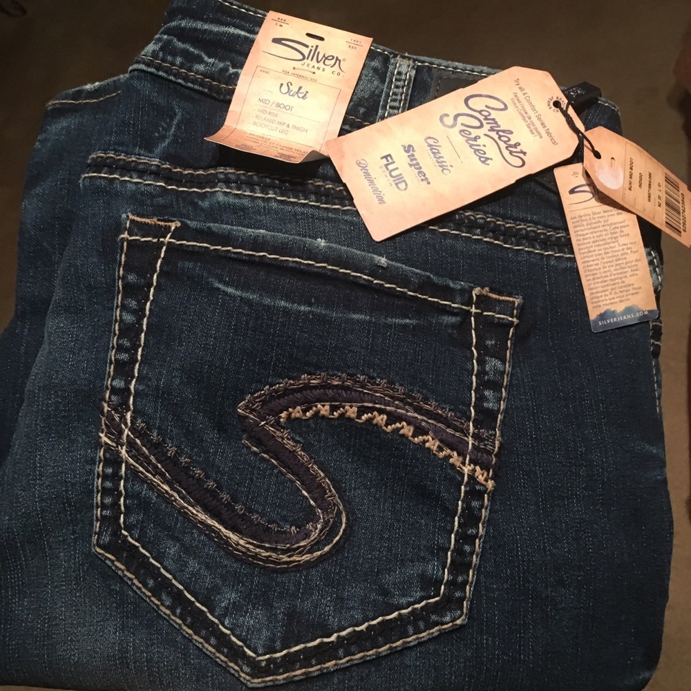 🔥BRAND NEW SILVER JEANS WITH TAGS! 🔥