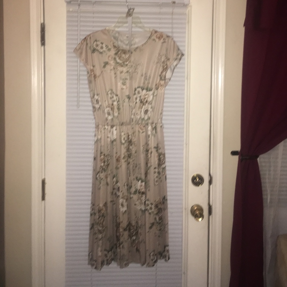 Vintage floral dress with matching belt
