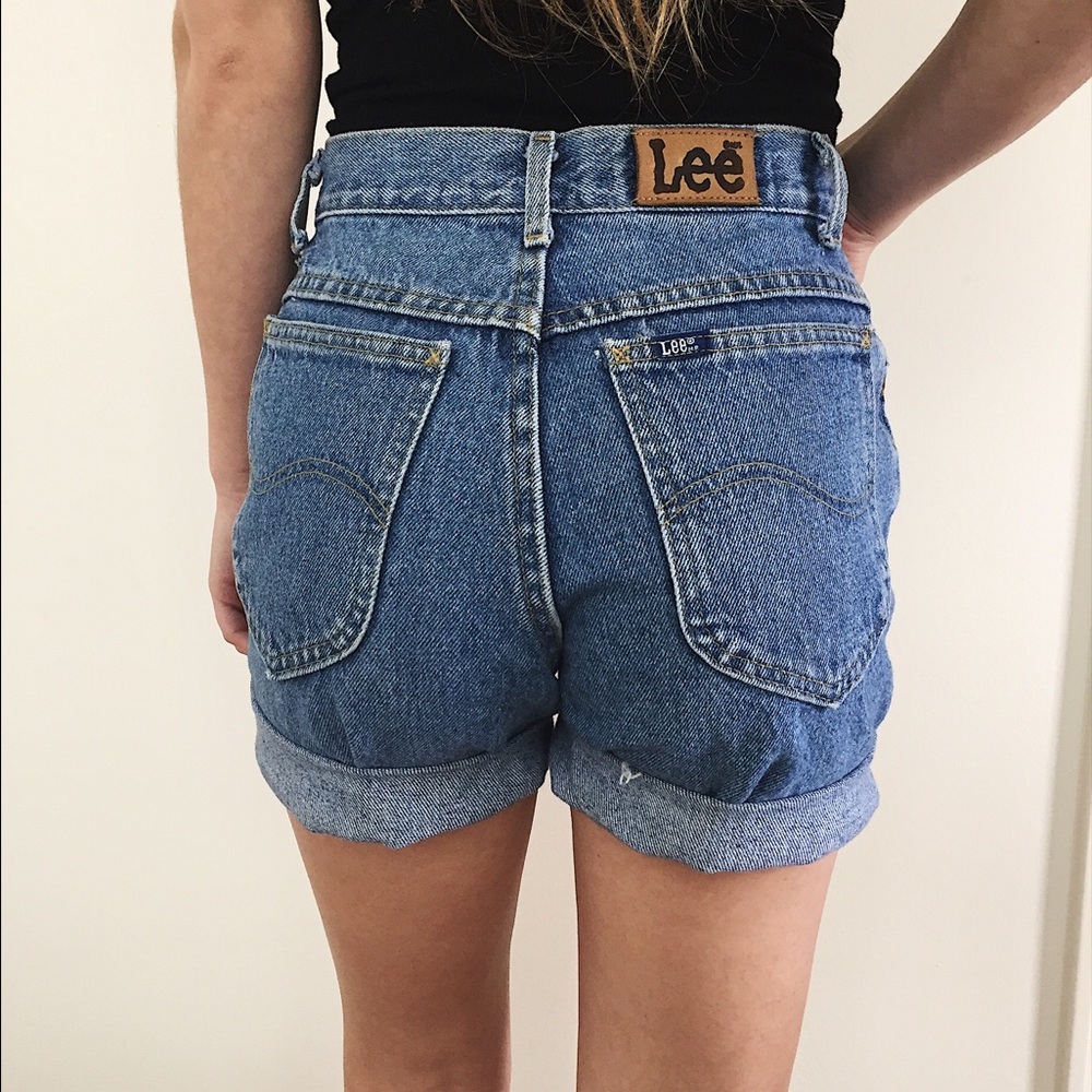 ✨Vintage Lee cut off shorts ✨