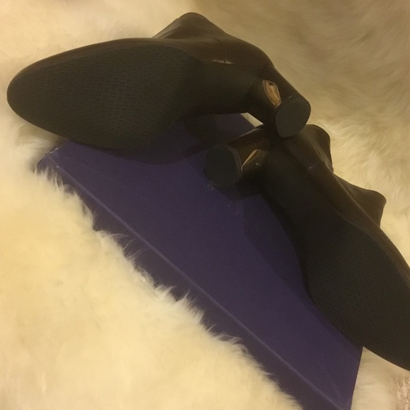 Stuart Weitzman Brown Short Boot - Final Markdown - Picture 4 of 4